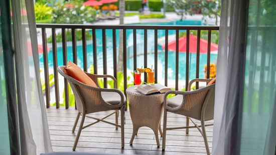 Deluxe Pool View